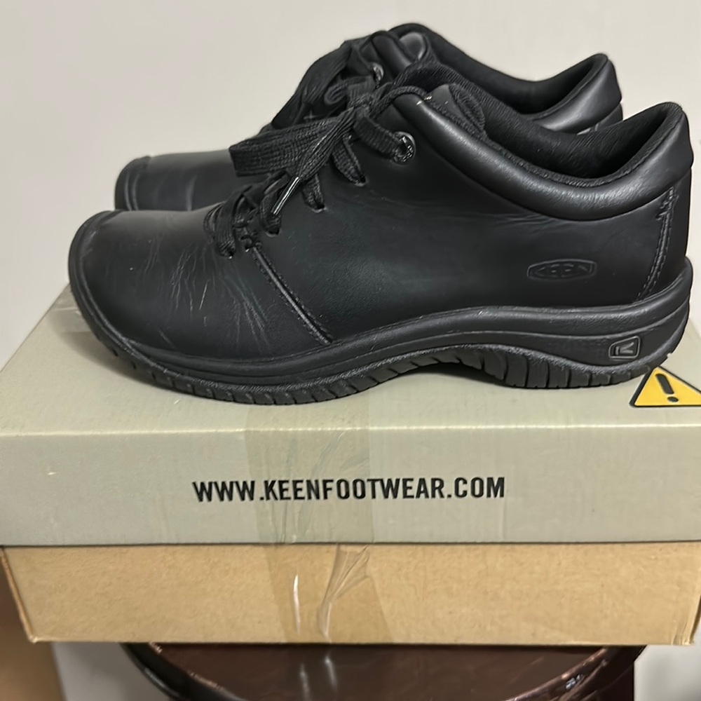 Keen utility footwear kitchen food service shoes